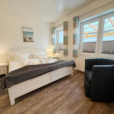 Mien Hus, 1 *